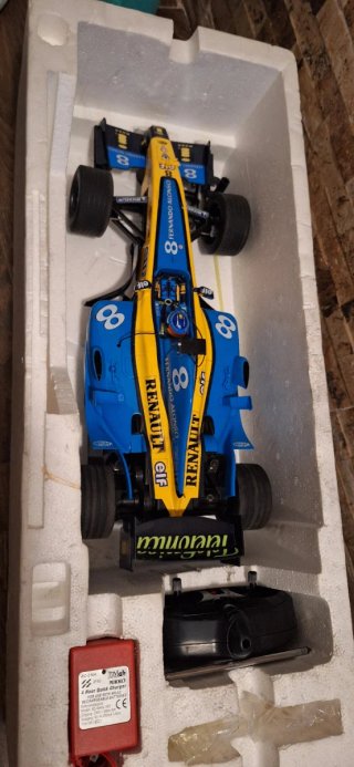 Coche teledirigido Renault F1 Team Nikko