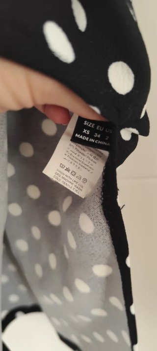 Vestido de fiesta con lunares