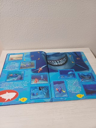 Álbum cromos Buscando a Nemo Panini