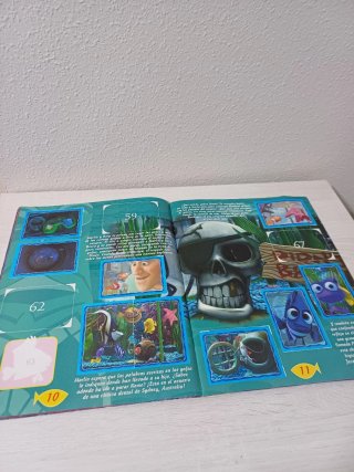 Álbum cromos Buscando a Nemo Panini