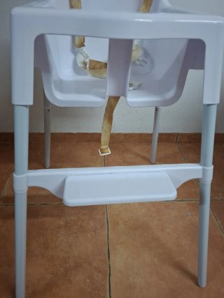 Silla de comer para bebé blanca