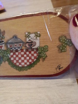 Adorno de madera para puerta