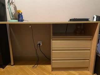 Escritorio con cajonera