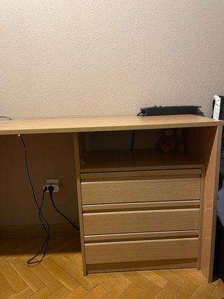 Escritorio con cajonera