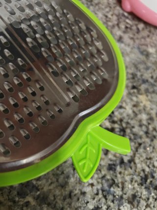 Rallador de cocina con forma de manzana