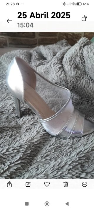 Zapatos de tacón plateados talla 36
