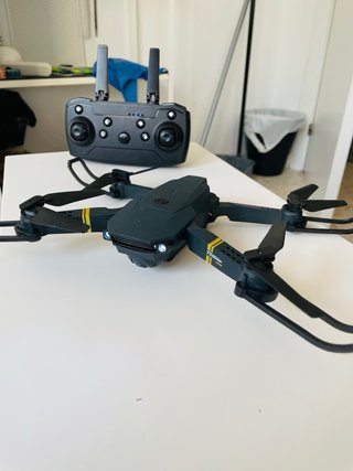 Dron con mando