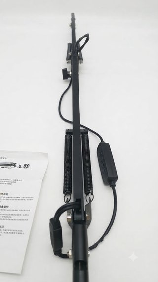 Lâmpada LED Mesa Braço Ajustável e Grampo