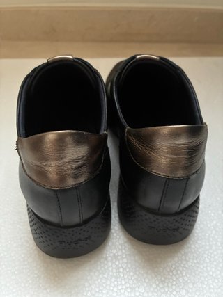 Zapatos Fluchos Piel Negro y Dorado