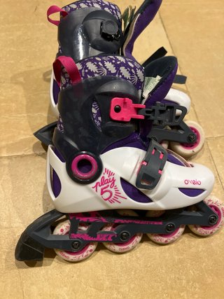 Patines en línea infantiles morados y blancos