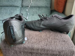 Botas de fútbol Nike Mercurial Negras