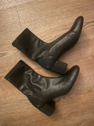 Botines negros tacón cuadrado