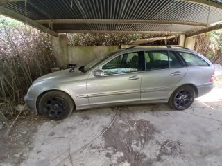 Mercedes-Benz Clase C 2006