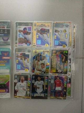 Álbum con +250 cromos fútbol exclusivos