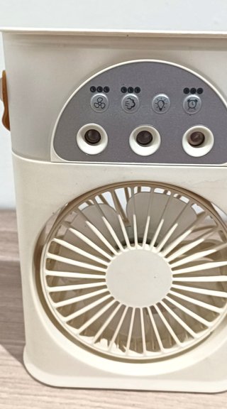 Ventilatore portatile ricaricabile con luce