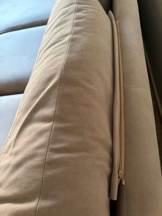 Sofá chaise longue tres plazas. Gris