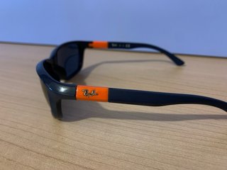 Occhiali da sole Ray-Ban Junior blu e arancioni