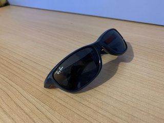 Occhiali da sole Ray-Ban Junior blu e arancioni