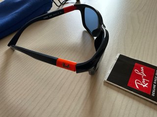 Occhiali da sole Ray-Ban Junior blu e arancioni