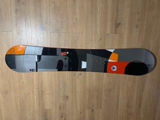 Burton Clash 155 + fijaciones Burton naranjas