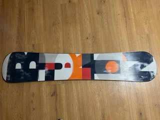 Burton Clash 155 + fijaciones Burton naranjas