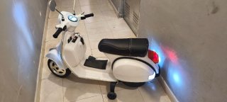 Moto Vespa Eléctrica Infantil