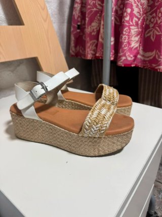 Sandalias Gala,de Piel Blanca,