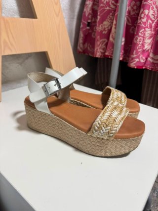 Sandalias Gala,de Piel Blanca,
