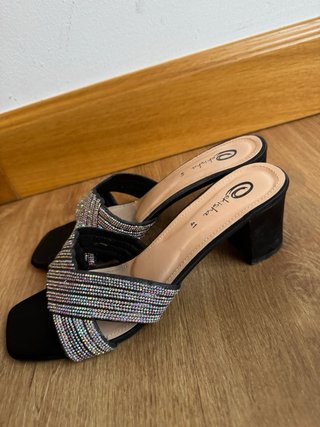 Tacones negros con brillos talla 41