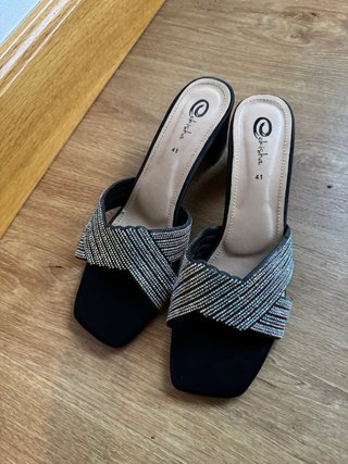 Tacones negros con brillos talla 41