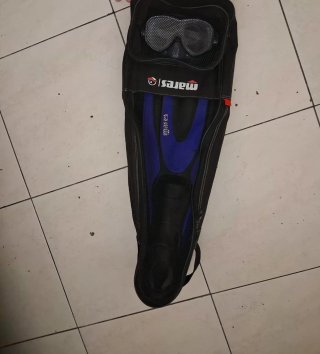 Aletas Profecionales, Mares azules con gafas.