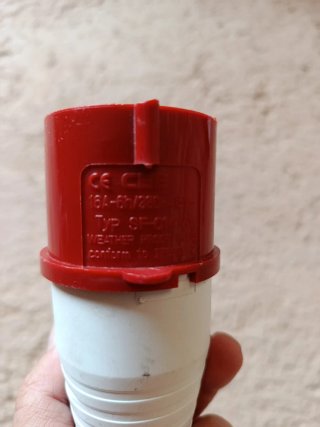 Enchufe trifásico