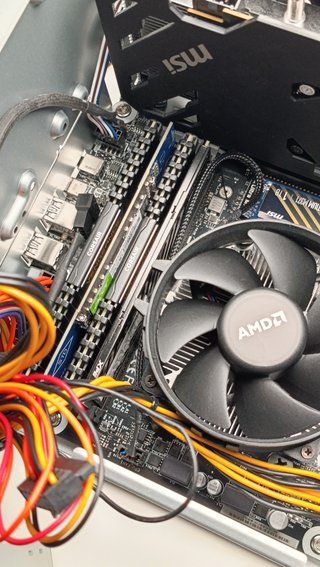 Mini PC DeskMeet X300 Ryzen 7 5700G 48GB RTX 4060