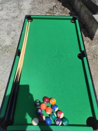 Futbolín y mesa de billar infantil