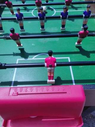 Futbolín y mesa de billar infantil