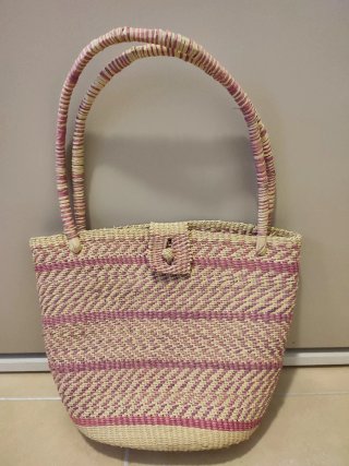 Bolso artesanal tejido rosa y beige