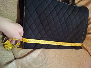 Gran bolso de aseo negro acolchado