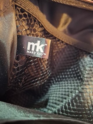 Gran bolso de aseo negro acolchado