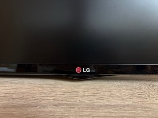 TV LG 21.5 PULGADAS Full HD
