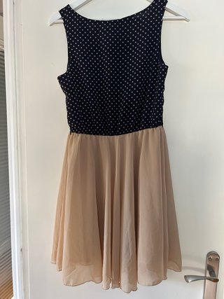 Vestido corto de lunares azul oscuro y beige