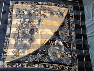 Lote 4 pañuelos estampados