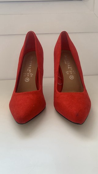 Tacones Rojos Puntiagudos