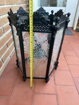 Farol de hierro forjado con cristal