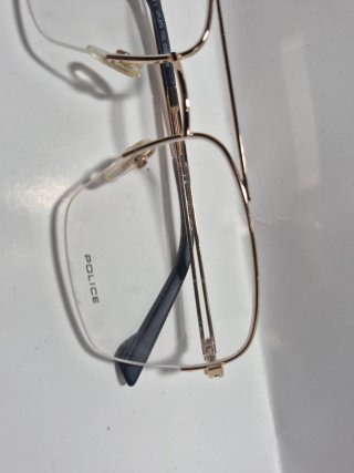 Gafas Montura Dorada y Negra