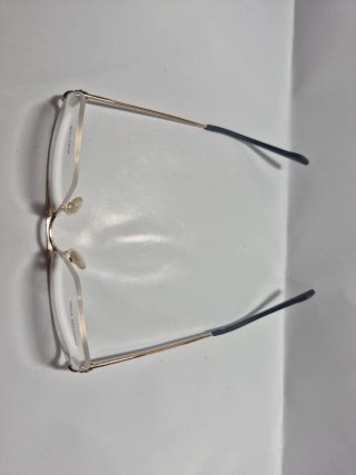 Gafas Montura Dorada y Negra
