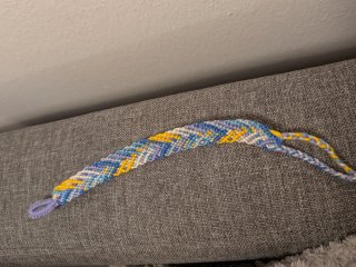 Bracciale intrecciato fatto a mano