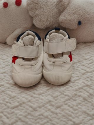 Zapatos de bebé talla 21 y 23