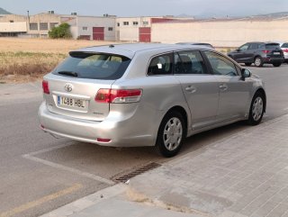 Toyota Avensis 2011