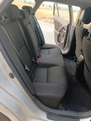 Toyota Avensis 2011