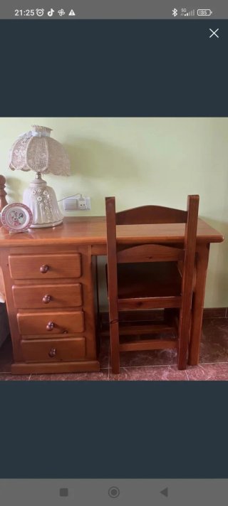 Scrivania in legno massello color miele